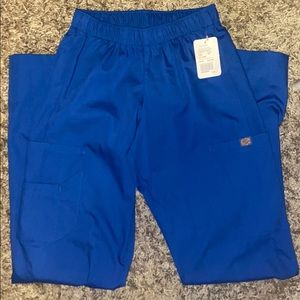 Petite cargo scrub pants